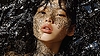 Retrato de moda de mujer con brillante vei negro | Foto de stock