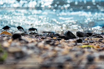 Wellen, die über Kiesstrand, Makroschuß mit waschen | Foto mit hoher Auflösung |ID 6743131